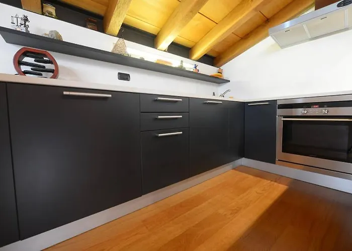 The House بوسيتو