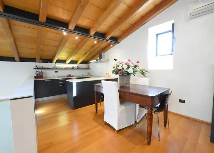 The House بوسيتو